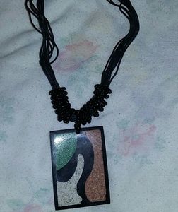 NECKLACES ....BEADS ,ROPE,, AND  Deco..flowers